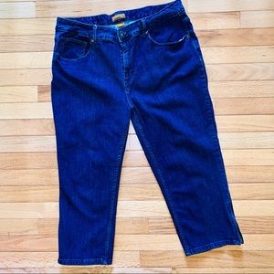 ST. JOHNS BAY WOMAN JEAN CAPRIS SIZE 16W